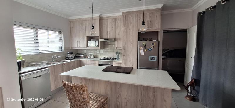 2 Bedroom Property for Sale in Reebok Western Cape